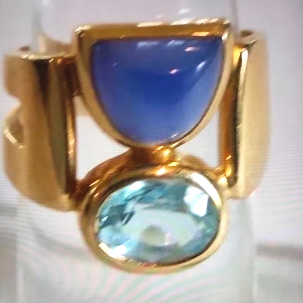 18k YG Contemporary Aquamarine and Bluish Lavender Chalcedony ring. Sz 6 Gram 10